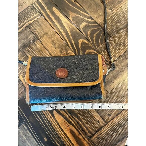 VTG Dooney & Bourke Pebble Leather Cross Body Wallet Purse Navy Trifold Flaws - Picture 4 of 10